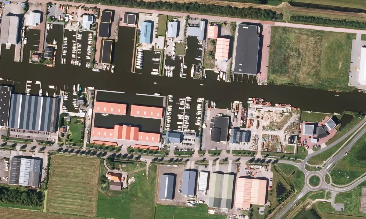 Flyfoto av Woudsend