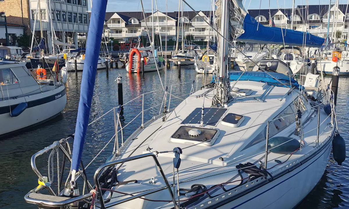 {"base": "de", "no": "Yachthavn Karlshagen", "se": "Yachthamn Karlshagen", "en": "Karlshagen Yacht Harbour", "da": "Yachthavn Karlshagen", "fr": "Port de plaisance de Karlshagen", "de": "Yachthafen Karlshagen", "es": "Puerto deportivo Karlshagen", "it": "Porto turistico di Karlshagen", "pt": "Marina Karlshagen", "nl": "Jachthaven Karlshagen", "pl": "Port jachtowy Karlshagen", "uk": "\u042f\u0445\u0442\u043e\u0432\u0438\u0439 \u043f\u043e\u0440\u0442 \u041a\u0430\u0440\u043b\u0441\u0433\u0430\u0433\u0435\u043d", "ro": "Portul de iahturi Karlshagen", "tr": "Karlshagen Yat Liman\u0131", "el": "\u039c\u03b1\u03c1\u03af\u03bd\u03b1 \u039a\u03b1\u03c1\u03bb\u03c3\u03c7\u03ac\u03b3\u03ba\u03b5\u03bd", "cs": "P\u0159\u00edstav jachet Karlshagen", "hu": "Karlshagen jachtkik\u00f6t\u0151", "fi": "Karlshagenin vierasvenesatama", "bg": "\u041f\u0440\u0438\u0441\u0442\u0430\u043d\u0438\u0449\u0435 \u0437\u0430 \u044f\u0445\u0442\u0438 \u041a\u0430\u0440\u043b\u0441\u0445\u0430\u0433\u0435\u043d", "sr": "\u041b\u0443\u043a\u0430 \u0437\u0430 \u0458\u0430\u0445\u0442\u0435 \u041a\u0430\u0440\u043b\u0441\u0445\u0430\u0433\u0435\u043d", "et": "Karlshageni jahisadam", "lv": "Jahtu osta Karlshagen", "lt": "Karlshegeno uostas"}