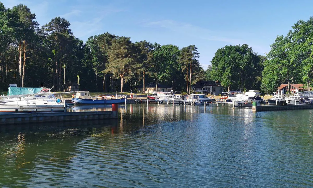Marienhafen am werbeliner Kreuz: {"base": "de", "no": "Marienwerder", "se": "Marienwerder", "en": "Marienwerder", "da": "Marienwerder", "fr": "Marienwerder", "de": "Marienwerder", "es": "Marienwerder", "it": "Marienwerder", "pt": "Marienwerder", "nl": "Marienwerder", "pl": "Kwidzyn", "uk": "\u041c\u0430\u0440\u0456\u0454\u043d\u0432\u0435\u0440\u0434\u0435\u0440", "ro": "Marienwerder", "tr": "Marienwerder", "el": "\u039c\u03b1\u03c1\u03b9\u03b5\u03bd\u03b2\u03ad\u03c1\u03bd\u03c4\u03b5\u03c1", "cs": "Marienwerder", "hu": "Marienwerder", "fi": "Marienwerder", "bg": "\u041c\u0430\u0440\u0438\u043d\u0432\u0435\u0440\u0434\u0435\u0440", "sr": "\u041c\u0430\u0440\u0438\u0435\u043d\u0432\u0435\u0440\u0434\u0435\u0440", "et": "Marienwerder", "lv": "Marienwerder", "lt": "Marienwerder"}
