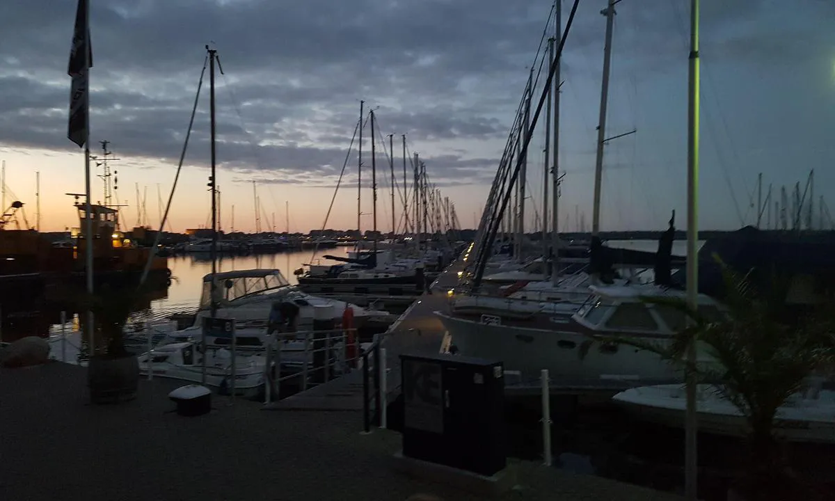 Yachthafen Marina Kröslin - Baltic Sea Resort: {"base": "de", "no": "Marina Kr\u00f6slin", "se": "<p>Marina Kr\u00f6slin</p>", "en": "Marina Kr\u00f6slin", "da": "Marina Kr\u00f6slin", "fr": "Marina Kr\u00f6slin", "de": "Marina Kr\u00f6slin", "es": "Marina Kr\u00f6slin", "it": "Marina Kr\u00f6slin", "pt": "Marina Kr\u00f6slin", "nl": "Marina Kr\u00f6slin", "pl": "Marina Kr\u00f6slin", "uk": "\u041c\u0430\u0440\u0438\u043d\u0430 \u041a\u0440\u044c\u043e\u0441\u043b\u043e\u0432\u0456\u043d", "ro": "Marina Kr\u00f6slin", "tr": "Marina Kr\u00f6slin", "el": "\u039c\u03b1\u03c1\u03af\u03bd\u03b1 \u039a\u03c1\u03ad\u03c3\u03bb\u03b9\u03bd", "cs": "Marina Kr\u00f6slin", "hu": "Kr\u00f6slin Marina", "fi": "Marina Kr\u00f6slin", "bg": "\u041c\u0430\u0440\u0438\u043d\u0430 \u041a\u0440\u044c\u043e\u0441\u043b\u0438\u043d", "sr": "\u041c\u0430\u0440\u0438\u043d\u0430 \u041a\u0440\u0435\u043e\u0441\u043b\u0438\u043d", "et": "Marina Kr\u00f6slin", "lv": "Kroeslin jahtu osta", "lt": "Marina Kr\u00f6slin"}