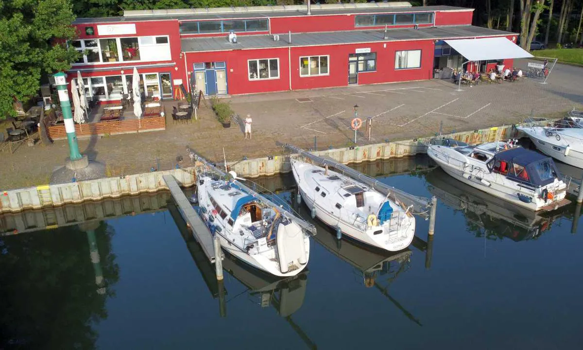 Marienhafen am werbeliner Kreuz: {"base": "de", "no": "Marienwerder", "se": "Marienwerder", "en": "Marienwerder", "da": "Marienwerder", "fr": "Marienwerder", "de": "Marienwerder", "es": "Marienwerder", "it": "Marienwerder", "pt": "Marienwerder", "nl": "Marienwerder", "pl": "Kwidzyn", "uk": "\u041c\u0430\u0440\u0435\u043d\u0432\u0435\u0440\u0434\u0435\u0440", "ro": "Marienwerder", "tr": "Marienwerder", "el": "\u039c\u03c0\u03bb\u03ac\u03bd\u03ba\u03bf", "cs": "Marienwerder", "hu": "Marienwerder", "fi": "Marienwerder", "bg": "\u041c\u0430\u0440\u0438\u0435\u043d\u0432\u0435\u0440\u0434\u0435\u0440", "sr": "\u041c\u0430\u0440\u0438\u0435\u043d\u0432\u0435\u0440\u0434\u0435\u0440", "et": "Marienwerder", "lv": "Marienwerder", "lt": "Marienverderis"}