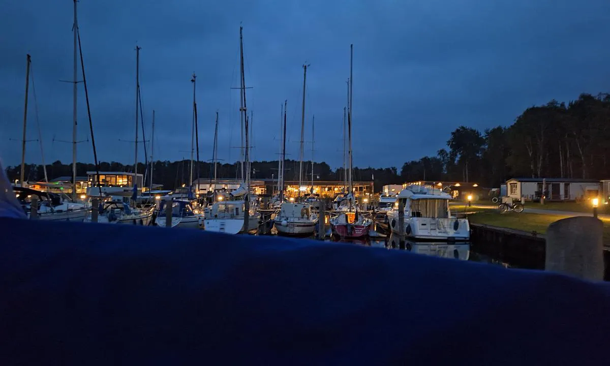 {"base": "de", "no": "Yachthafen Peenem\u00fcnde", "se": "Yachthamn Peenem\u00fcnde", "en": "Marina Peenem\u00fcnde", "da": "Lystb\u00e5dehavn Peenem\u00fcnde", "fr": "Port de plaisance de Peenem\u00fcnde", "de": "Yachthafen Peenem\u00fcnde", "es": "Puerto deportivo Peenem\u00fcnde", "it": "Porto turistico di Peenem\u00fcnde", "pt": "Marina Peenem\u00fcnde", "nl": "Jachthaven Peenem\u00fcnde", "pl": "Marina Peenem\u00fcnde", "uk": "\u042f\u0445\u0442\u043e\u0432\u0430 \u0433\u0430\u0432\u0430\u043d\u044c \u041f\u0435\u0435\u043d\u0435\u043c\u044e\u043d\u0434\u0435", "ro": "Portul de iahturi Peenem\u00fcnde", "tr": "Yat Liman\u0131 Peenem\u00fcnde", "el": "\u039c\u03b1\u03c1\u03af\u03bd\u03b1 Peenem\u00fcnde", "cs": "Marina Peenem\u00fcnde", "hu": "Jachthafen Peenem\u00fcnde", "fi": "Pursisatama Peenem\u00fcnde", "bg": "\u042f\u0445\u0442\u0435\u043d\u043e \u043f\u0440\u0438\u0441\u0442\u0430\u043d\u0438\u0449\u0435 \u041f\u0435\u0435\u043d\u0435\u043c\u044e\u043d\u0434\u0435", "sr": "\u041c\u0430\u0440\u0438\u043d\u0430 \u041f\u0435\u0435\u043d\u0435\u043c\u044e\u043d\u0434\u0435", "et": "Peenem\u00fcnde jahtsadam", "lv": "Jahtu osta Peenem\u00fcnde", "lt": "Jacht\u0173 uostas Peenem\u00fcnde"}